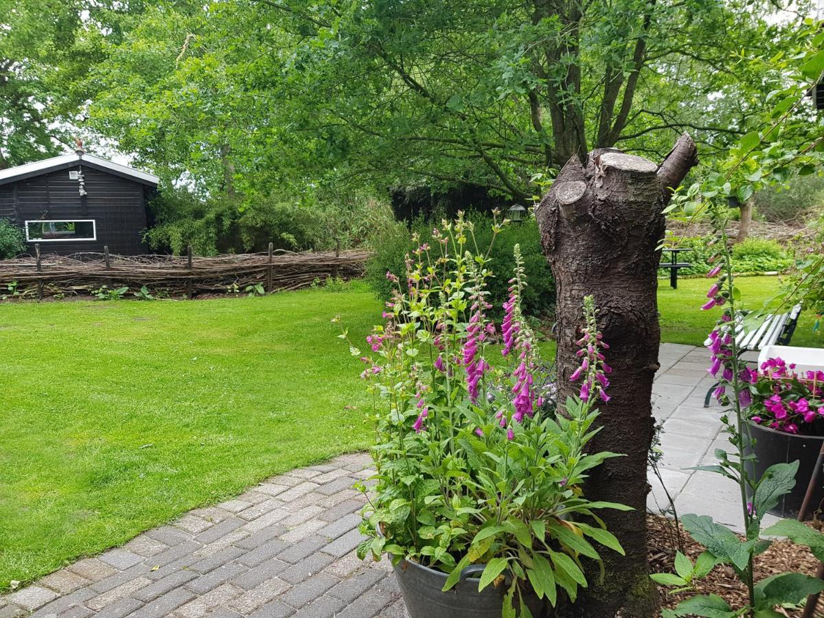 Natuurhuisje 't Poepekrus Kootstertille Buitenkant foto